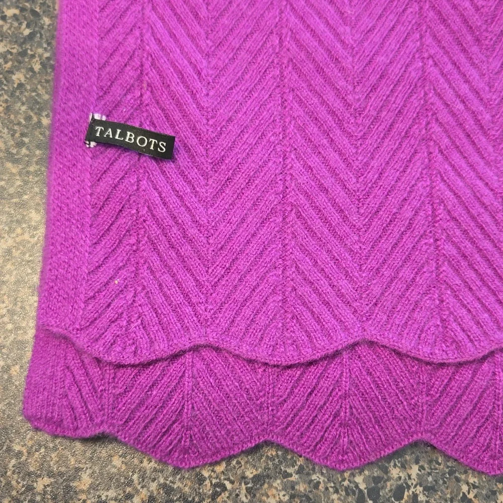 Talbots Scarf - Picture 2 of 2
